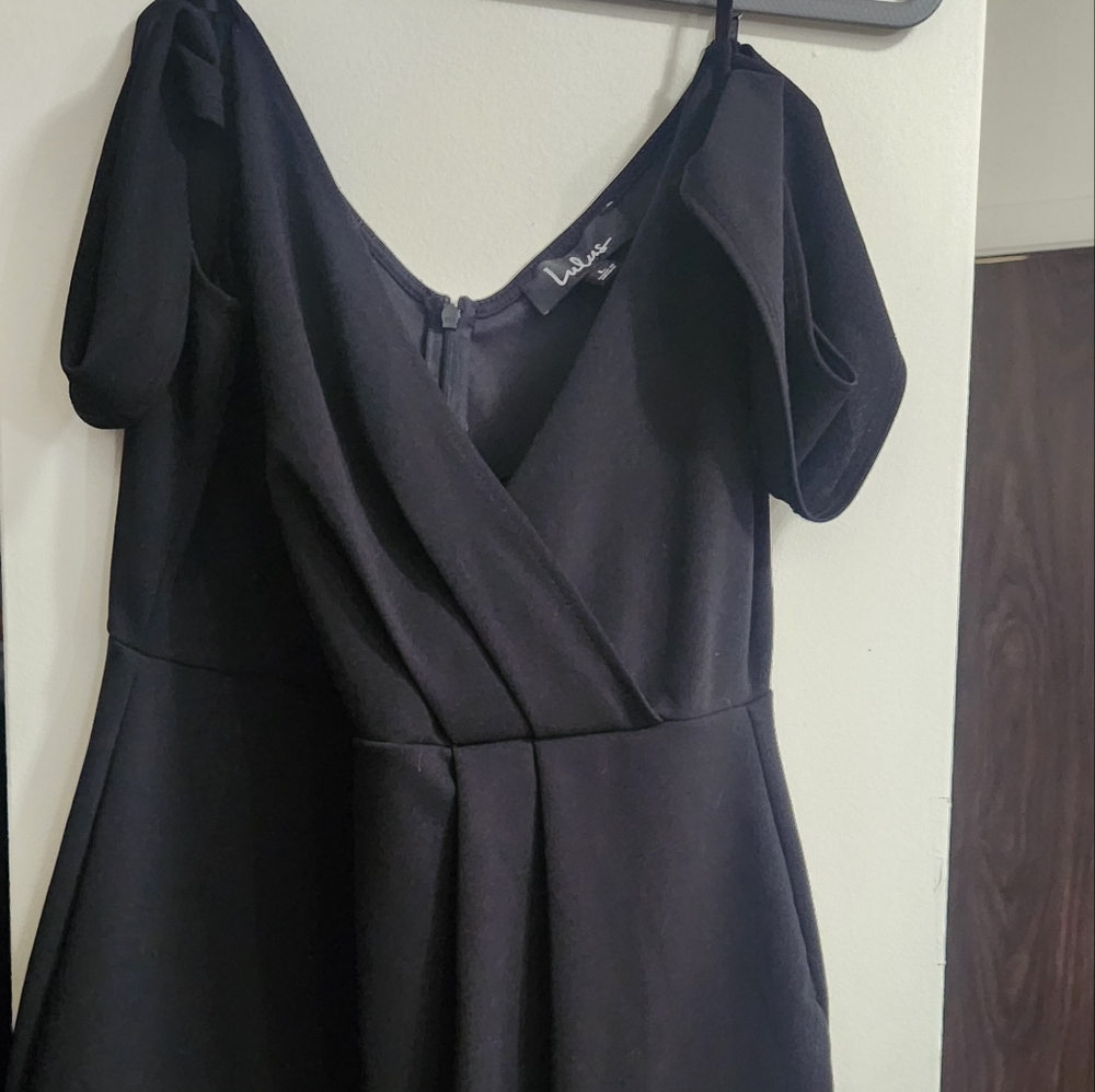 Lulu's Classic Black Midi Dress